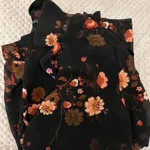 Floral Zara blouse size medium